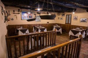 ristorante-hostaria-da-lino-san-marino-ingresso-grotta